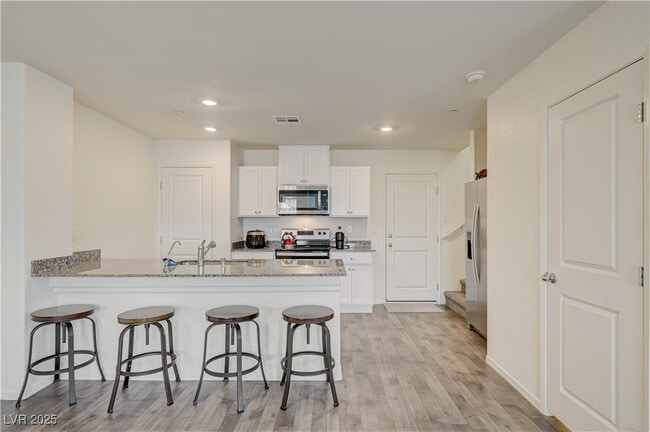 Building Photo - 360 Summer Sparrow Ave