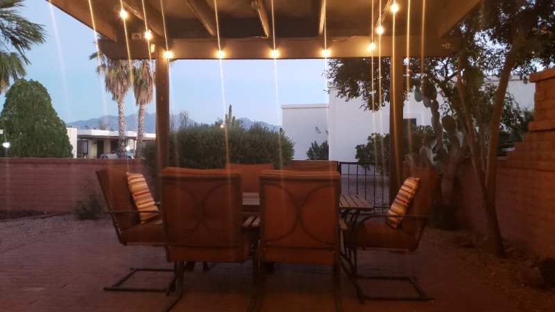 Building Photo - 328 N Calle Del Chancero