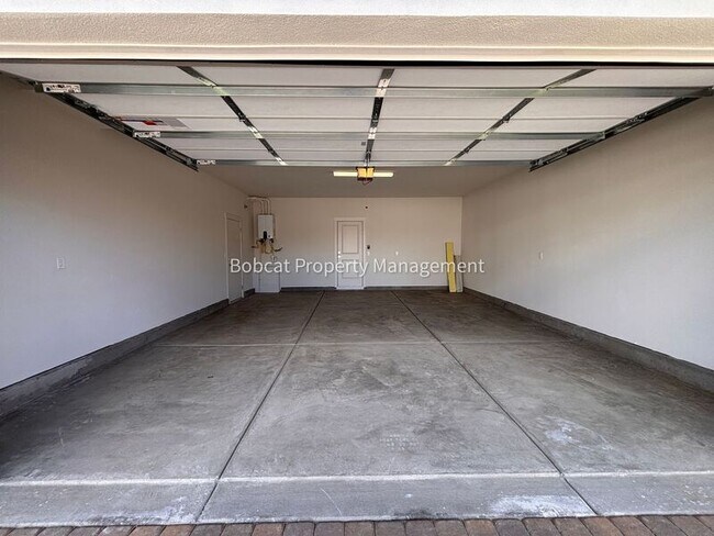 Building Photo - 1112 Little Ln
