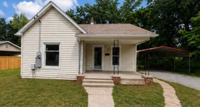 Building Photo - 523 E Lee St