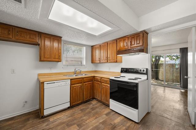 Building Photo - 311 Kings Way Dr