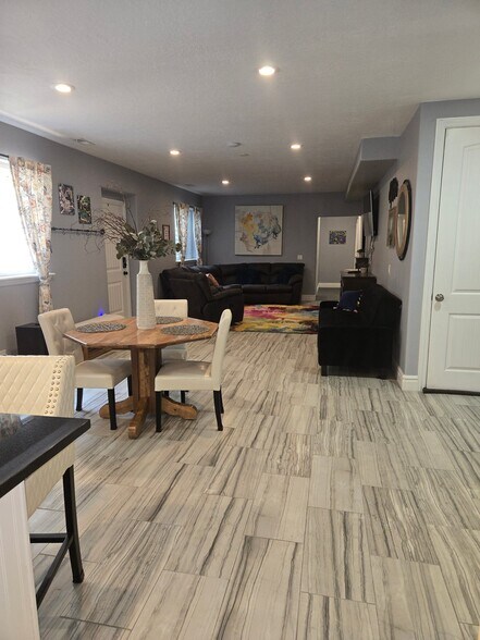 Building Photo - 1357 Natasha Cir