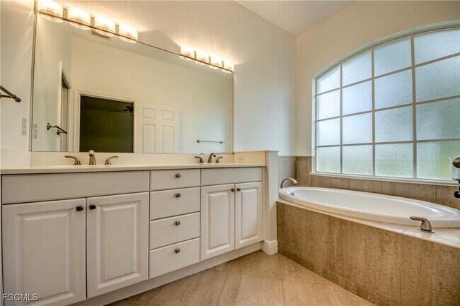 Building Photo - 14021 Bently Cir
