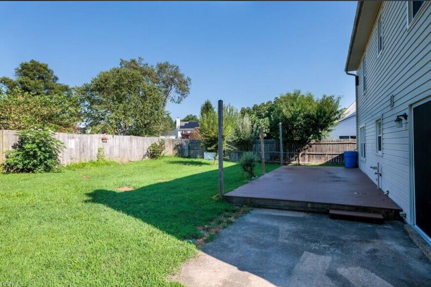 Building Photo - 1288 Hillock Xing