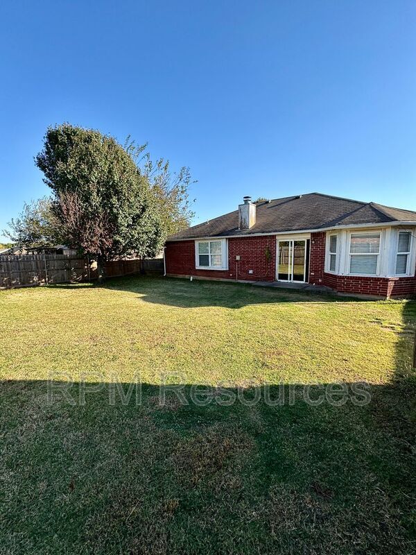 Building Photo - 10309 Banff Way