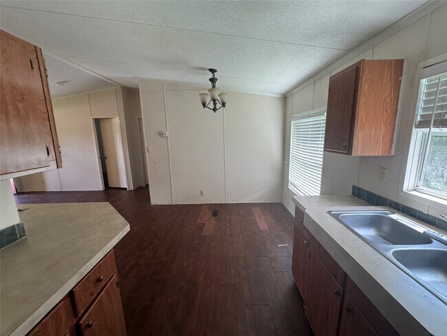 Building Photo - 16415 Tamra Ct