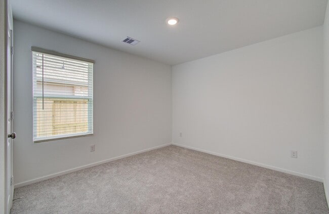 Building Photo - 18054 Le Gotte Ln