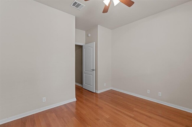 Building Photo - 4220 John's Light Dr