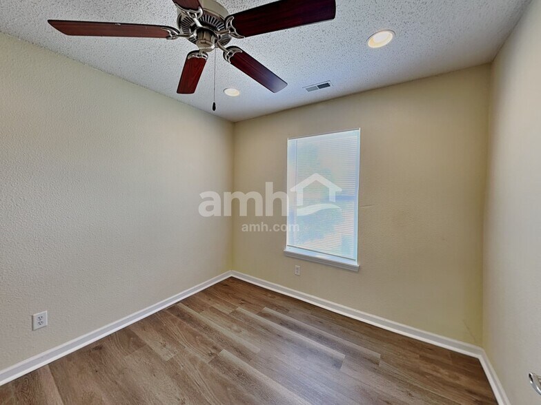 Building Photo - 1347 Egret Ln