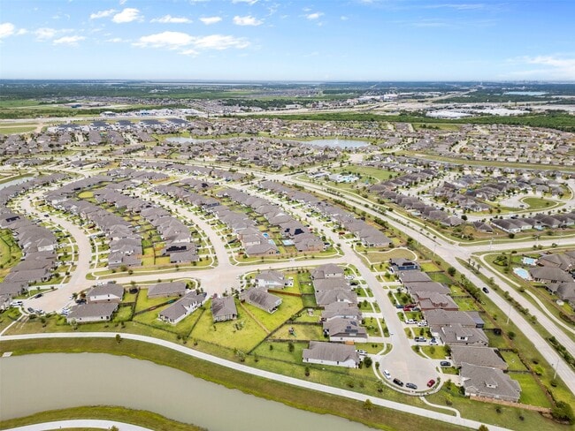 Building Photo - 2405 Bayrose Dr