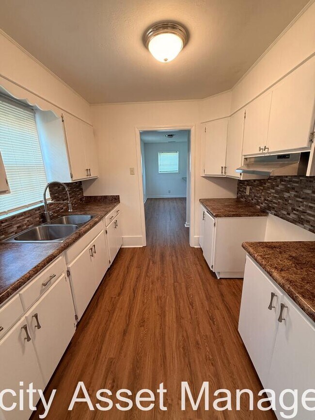 Building Photo - A MUST-SEE SECTION 8 FRIENDLY HOME!!!!