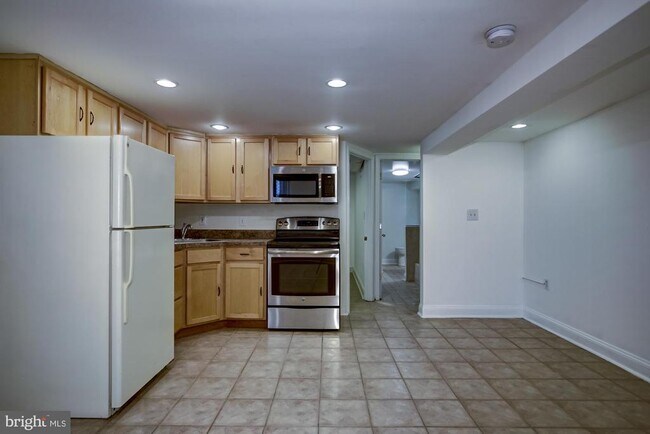 Building Photo - 2151 Florida Ave NW