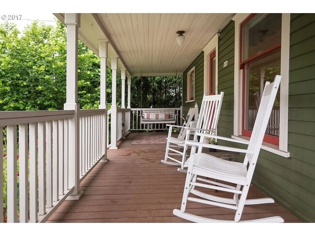 Building Photo - Beautiful 1898 Country Home