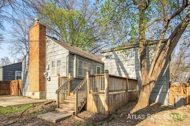 Building Photo - 8036 Reinhardt Ln