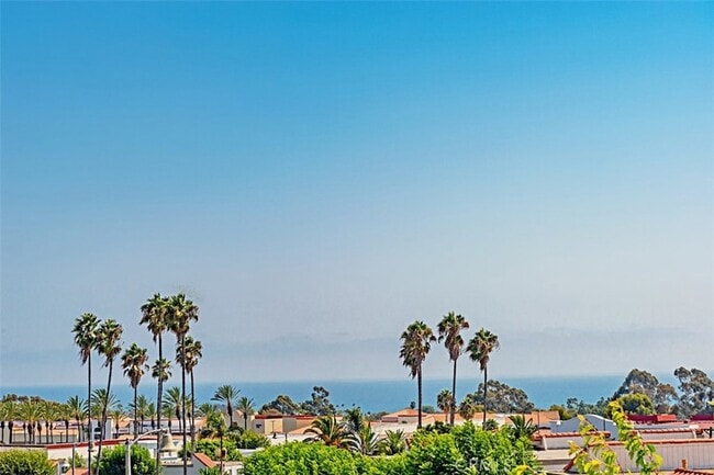 Building Photo - 712 Calle Divino