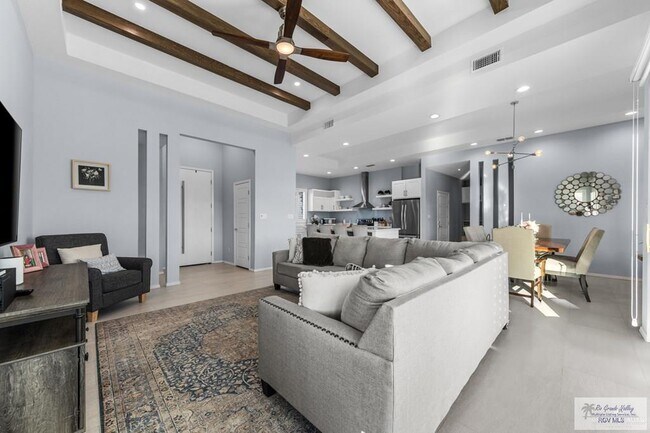 Building Photo - 32 Stone Oak Dr