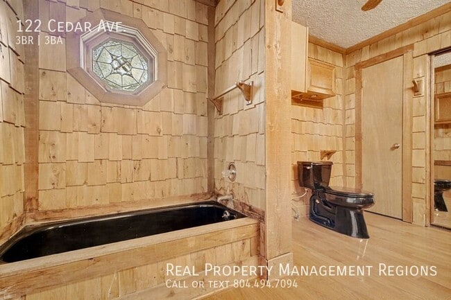 Building Photo - 122 Cedar Ave