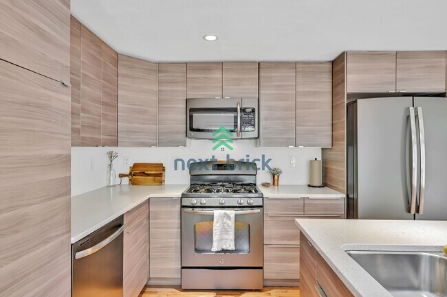 Building Photo - A beautiful 3 bedrooms and 2 bathrooms house