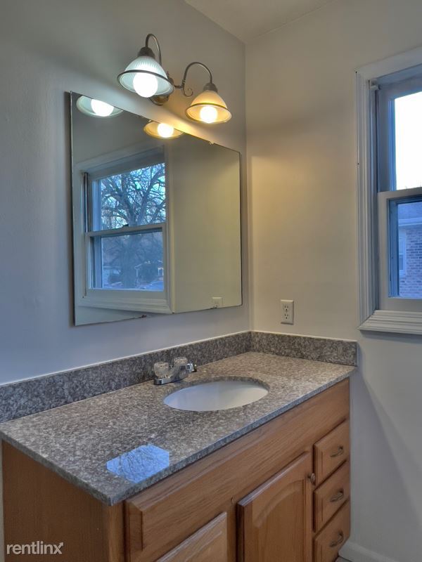 Building Photo - 2 br, 1 bath House - 2038 Austin Dr