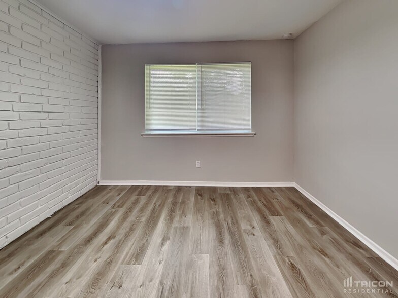 Building Photo - 10406 Overview Dr