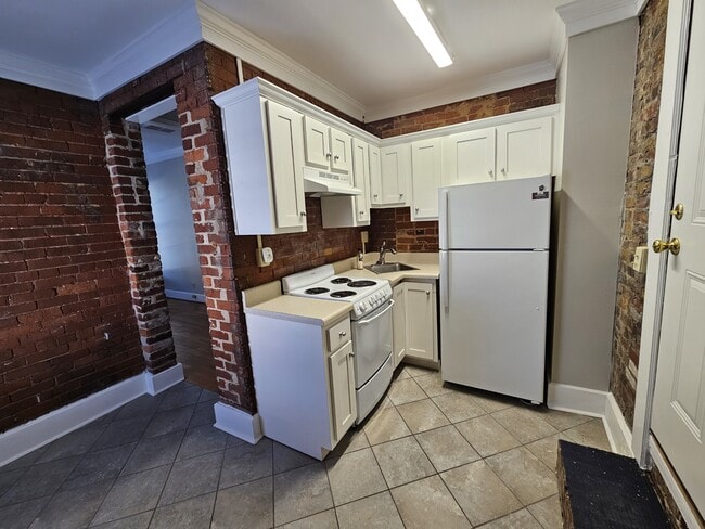 Building Photo - 603 Lindsay St