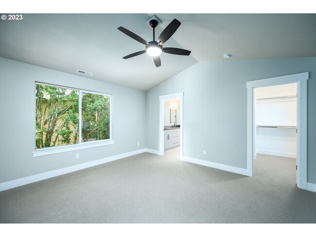 Building Photo - Beautiful 3 Bedroom, 2.5 Bath House in Newberg