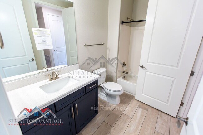 Building Photo - 5100 E Rancho Paloma Dr