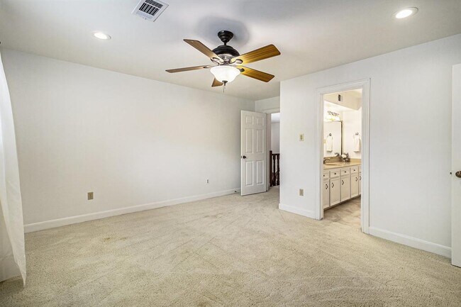 Building Photo - 8007 Vintage Creek Dr
