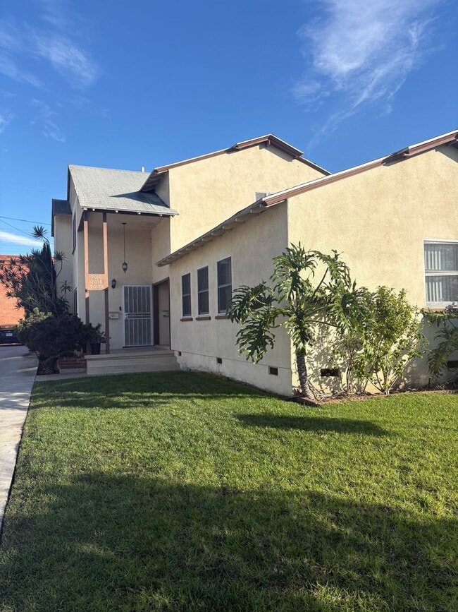 Building Photo - 9016 Reading Ave