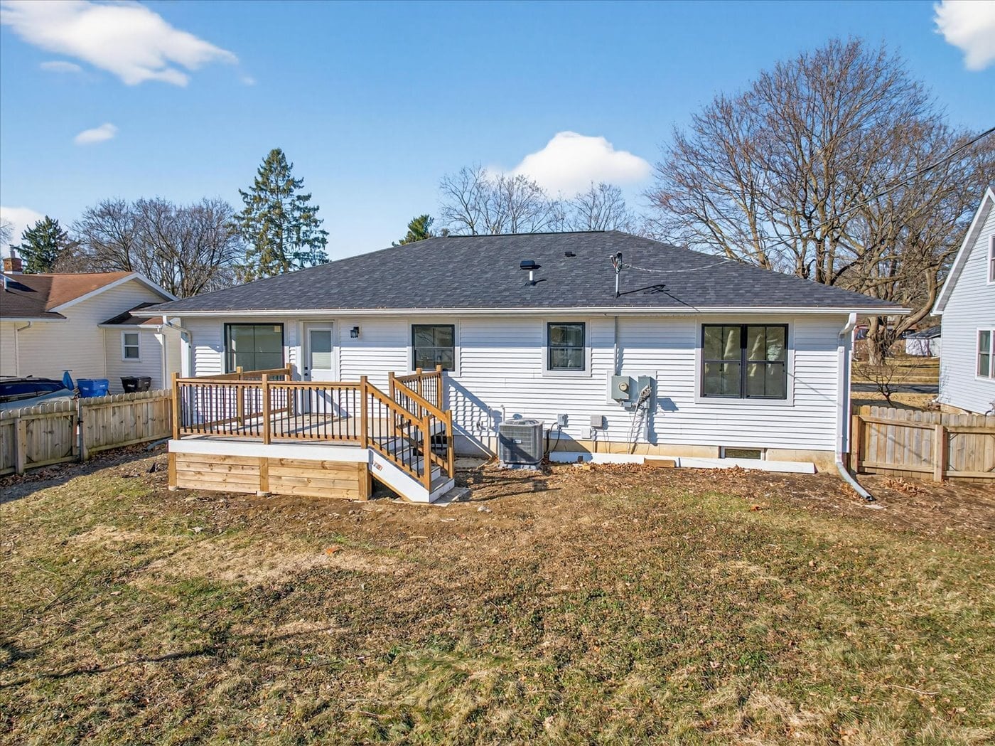 Building Photo - 305 N Shuman St