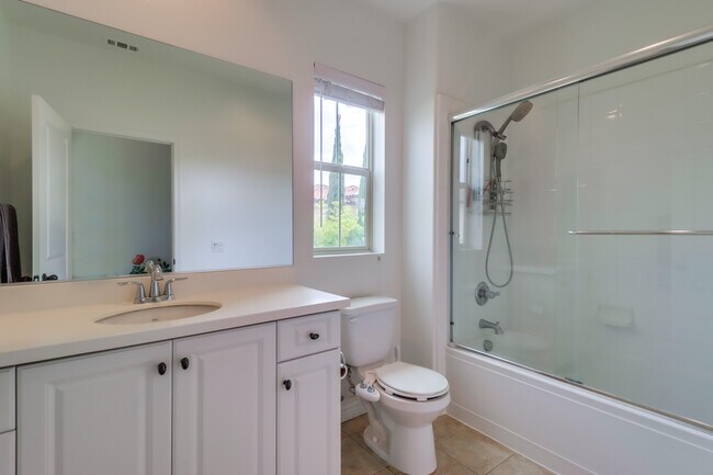 Building Photo - 3637 Alander Ct
