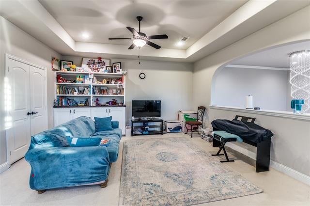 Building Photo - 630 Bridge St