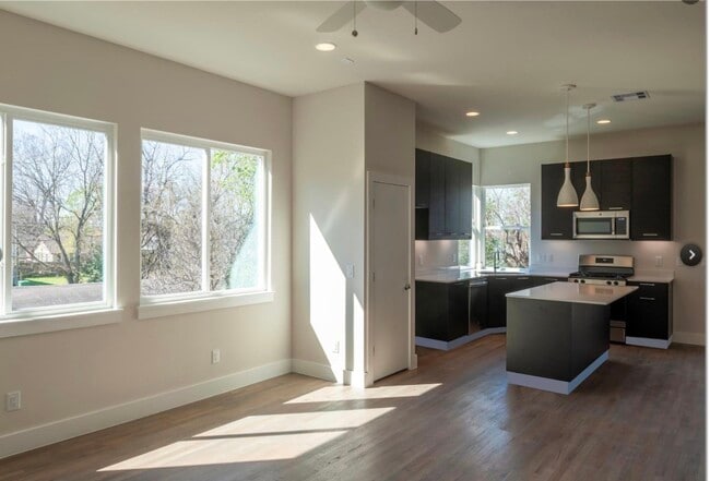 Building Photo - 5209 Nichols St