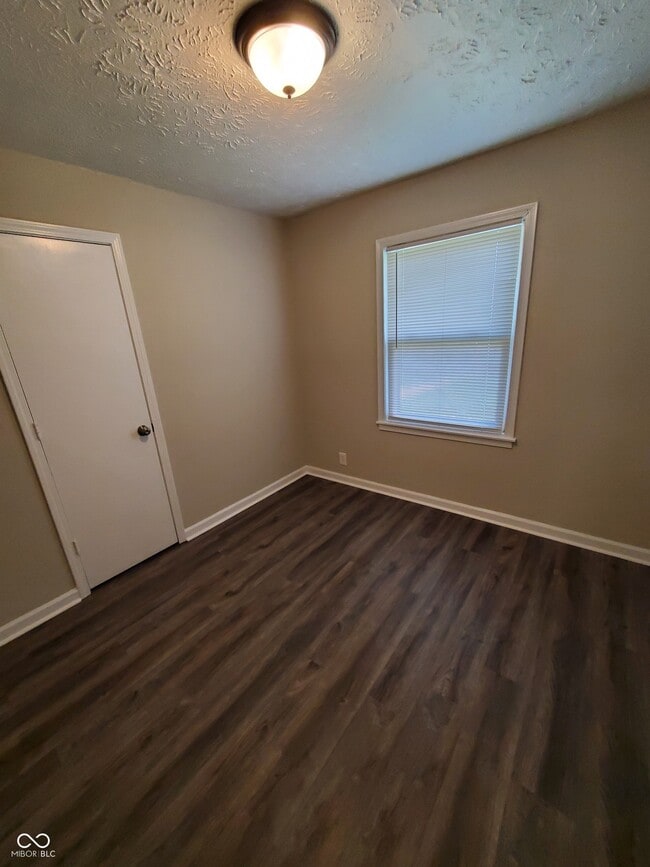 Building Photo - 6019 Oak Ave