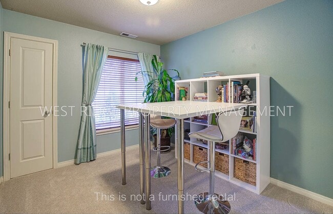 Building Photo - 3072 SE Kingswood Ave