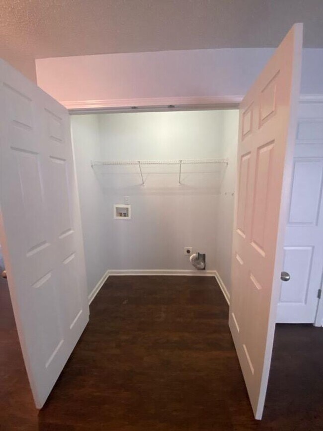 Building Photo - 3 BR 2 BA Maysville