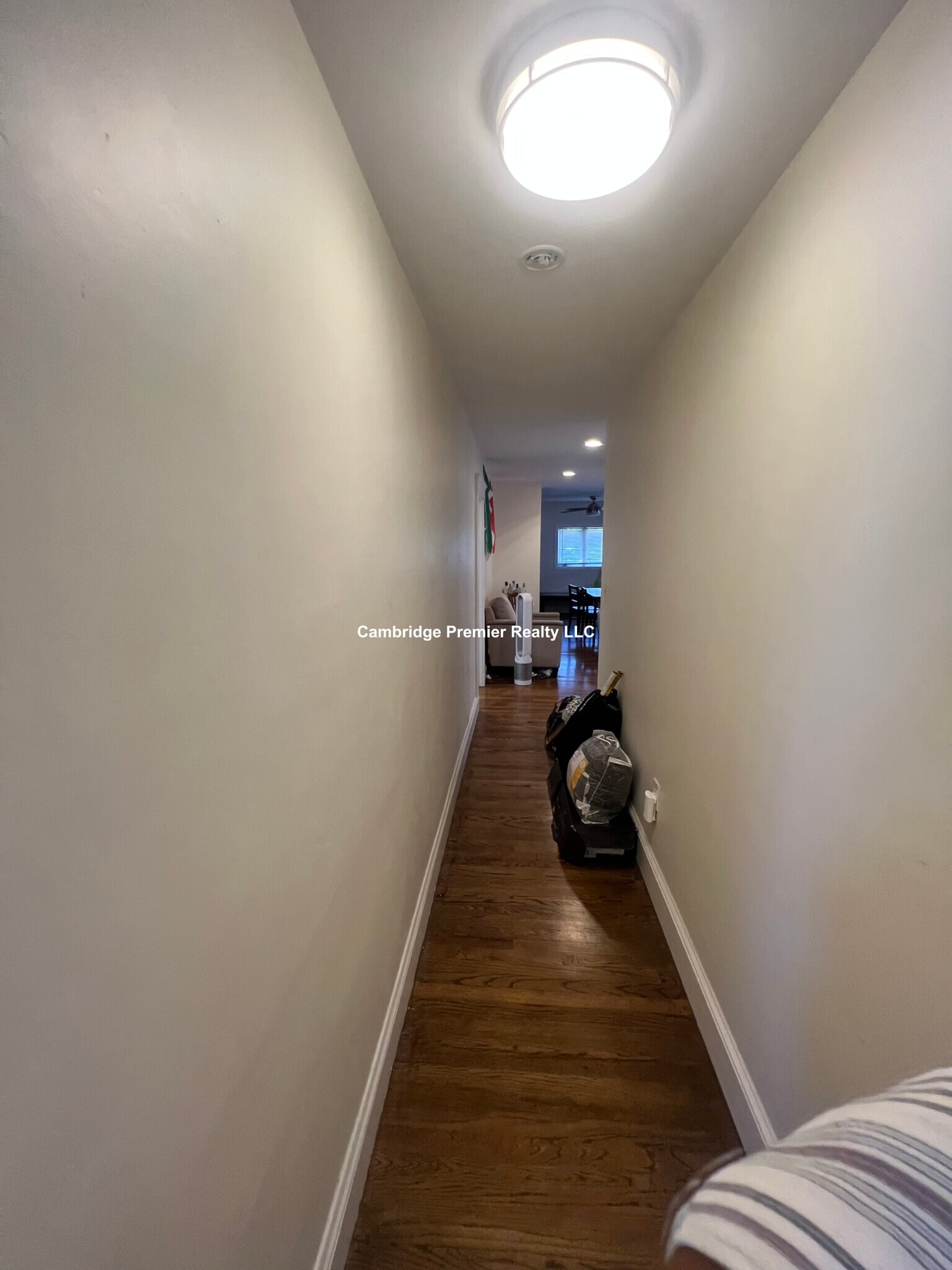 Building Photo - 117 Burget Ave