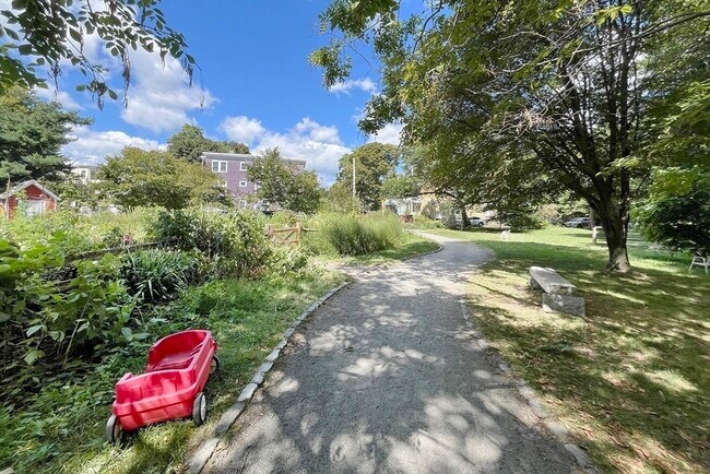 Building Photo - 40 Gartland St