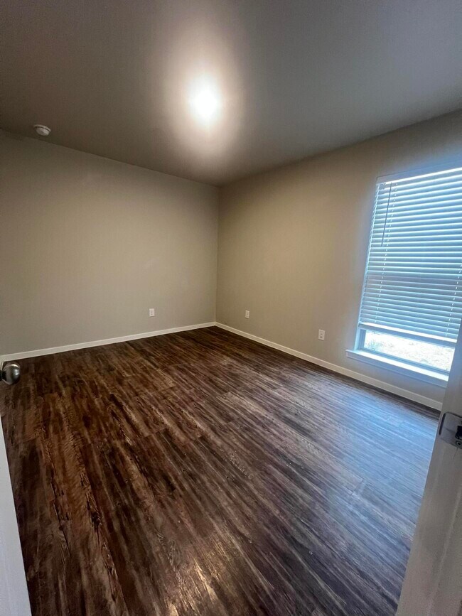 Building Photo - 2101 Kirksey Ave