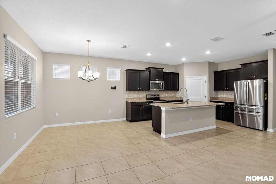 Building Photo - 7833 June Ln