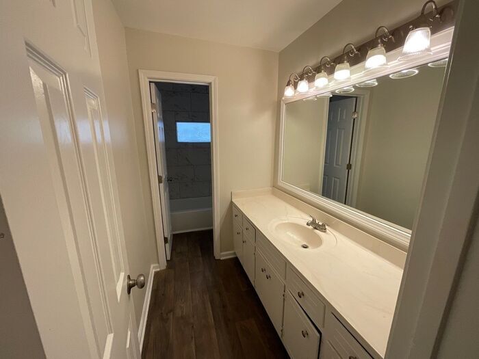 Building Photo - 3691 Idle Creek Dr