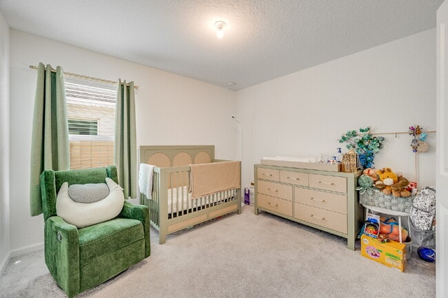 Building Photo - 3/2 in gated Tillman Lakes!