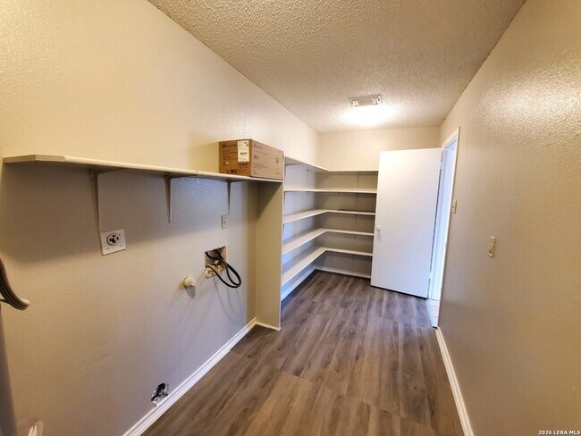 Building Photo - 8031 Cherry Glade