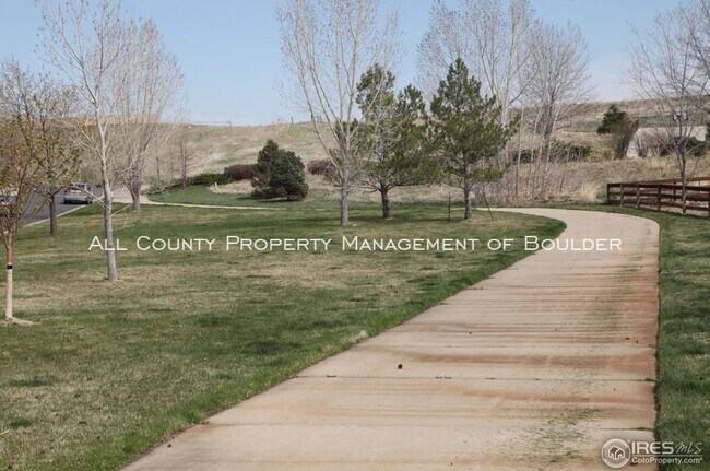 Building Photo - 842 St Andrews Ln