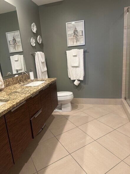 Master Bath - 175 1st St S