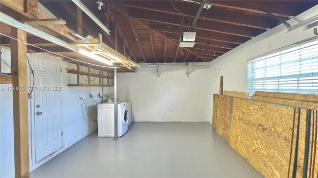 Building Photo - 6504 Arbor Dr