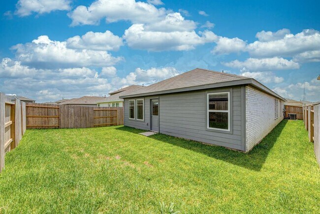 Building Photo - 6822 Date Palm Dr