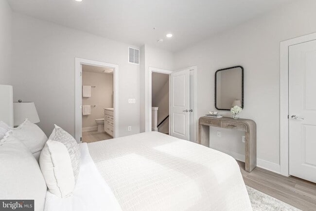 Building Photo - 12742 Verdant Wy