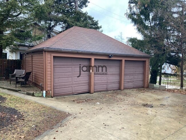 Building Photo - 17724 Hilliard Rd