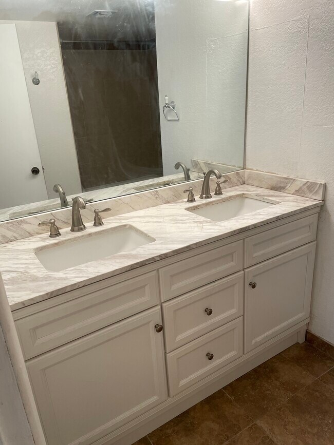 Building Photo - 3002 N 70th St